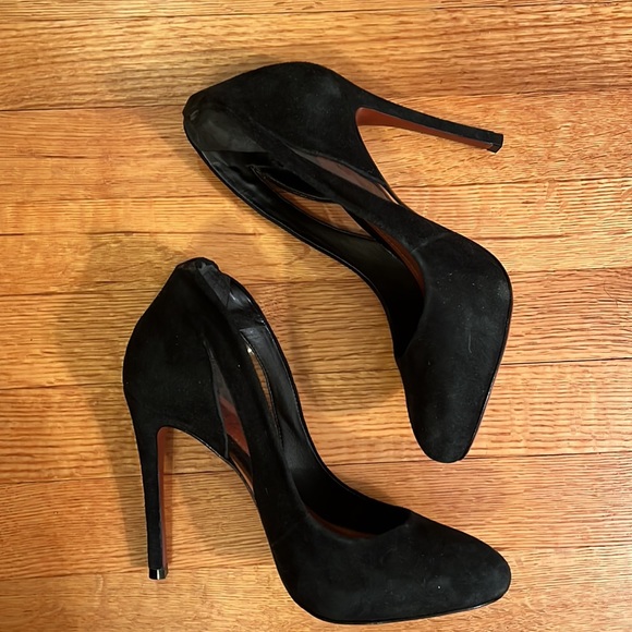 Schutz black suede cutout round toe platform pump size 8  - 4.5in heels - Picture 4 of 8